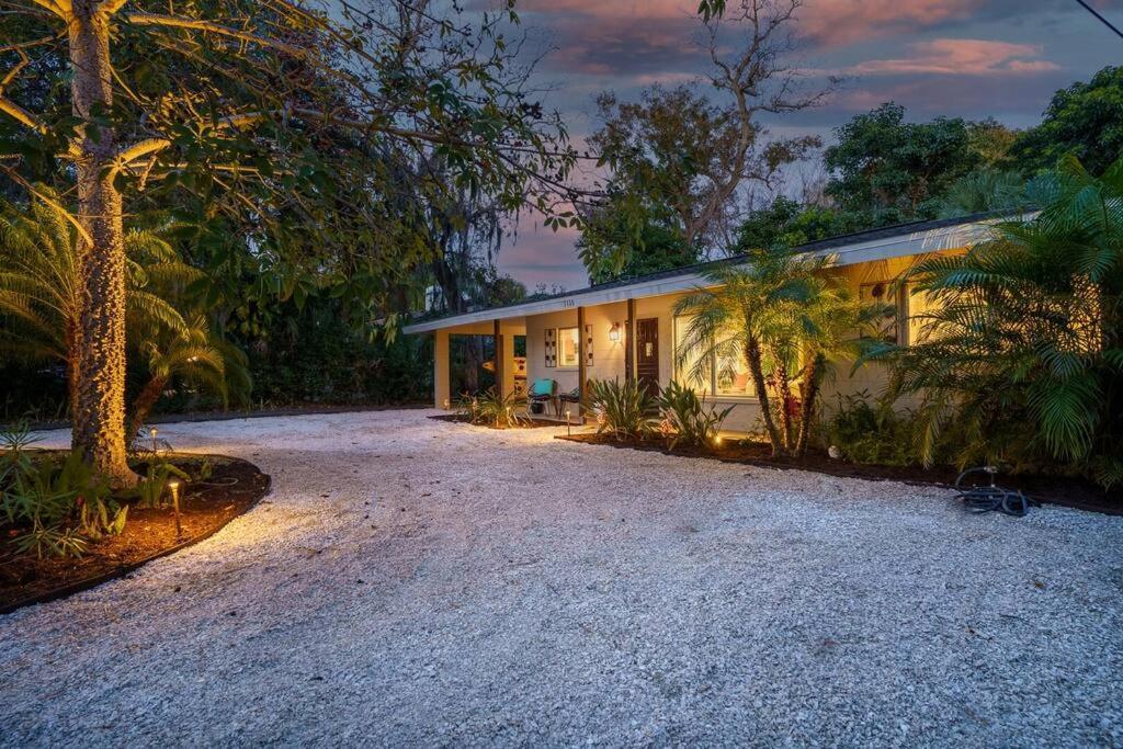 Beautiful Glam Mid-Century 1 Block From Sarasota Bay With Firepit Villa Eksteriør bilde