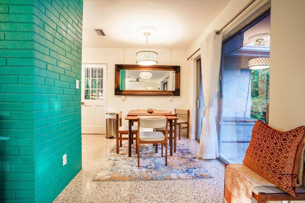 Beautiful Glam Mid-Century 1 Block From Sarasota Bay With Firepit Villa Eksteriør bilde